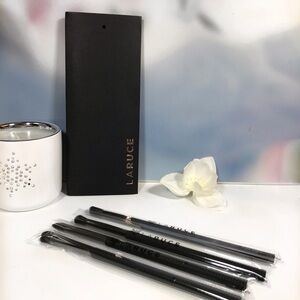 Laruce Beauty Eyeshadow Brush Set of 4 in Black & Silver *Brand NEW in Envelope!